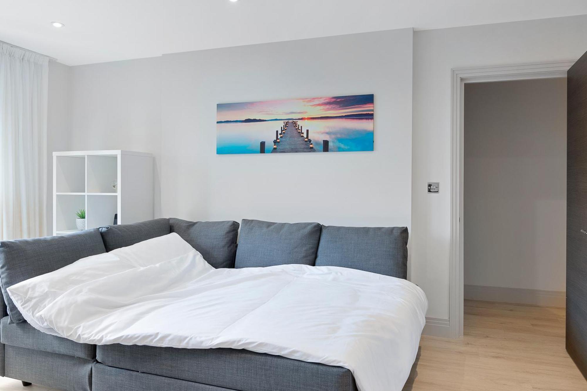 Spacious, 3 Bedroom, 2 Bathroom, Surbiton 외부 사진