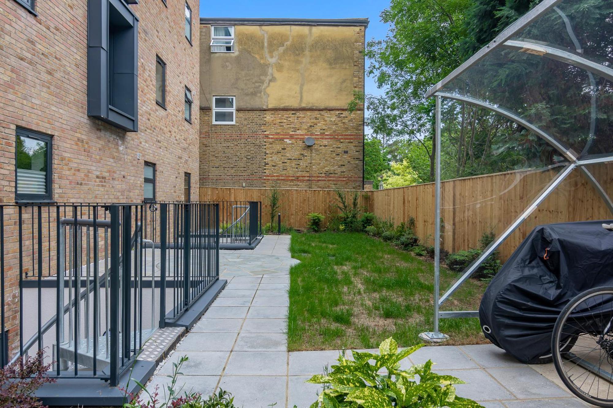 Spacious, 3 Bedroom, 2 Bathroom, Surbiton 외부 사진