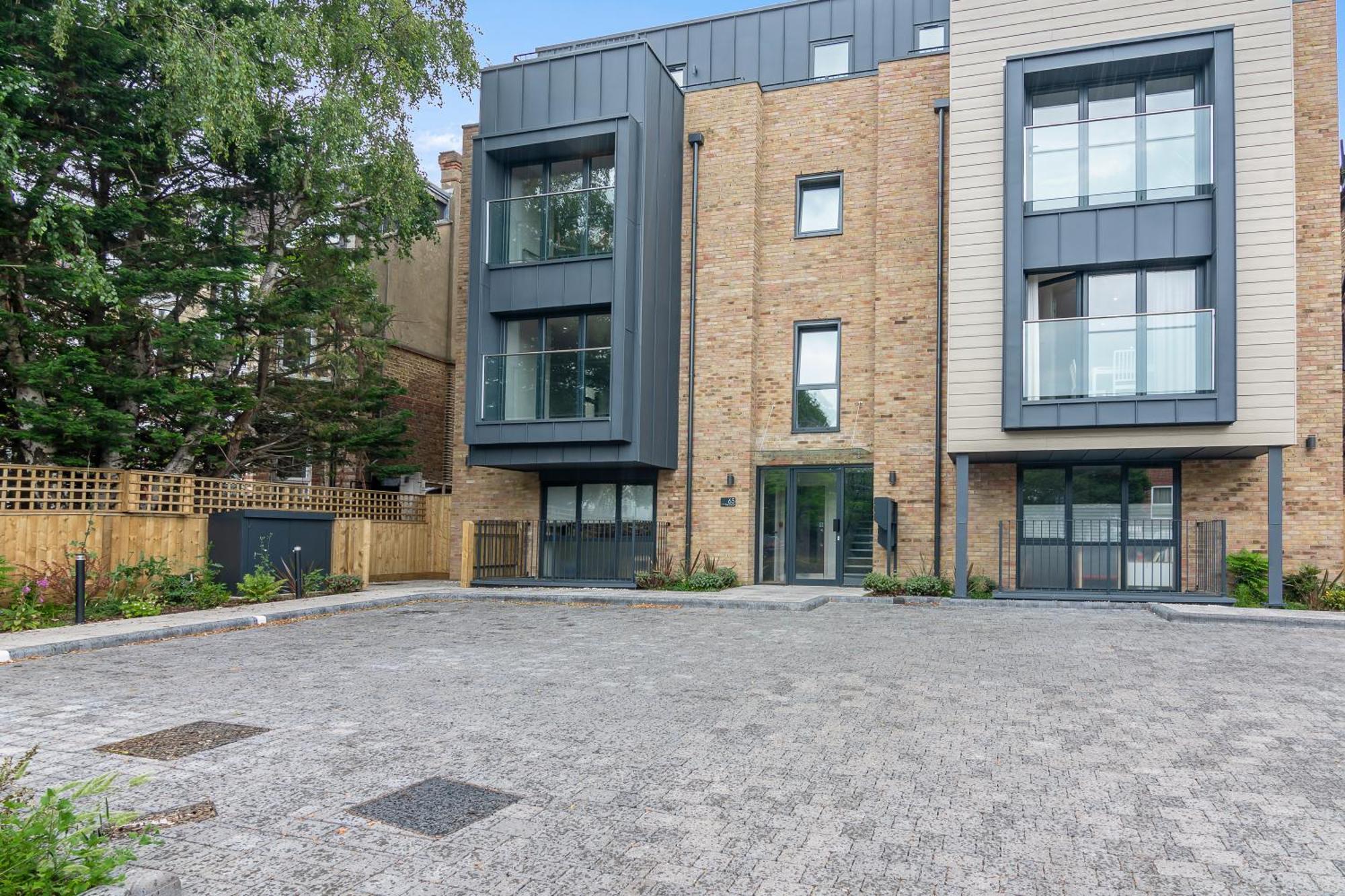 Spacious, 3 Bedroom, 2 Bathroom, Surbiton 외부 사진
